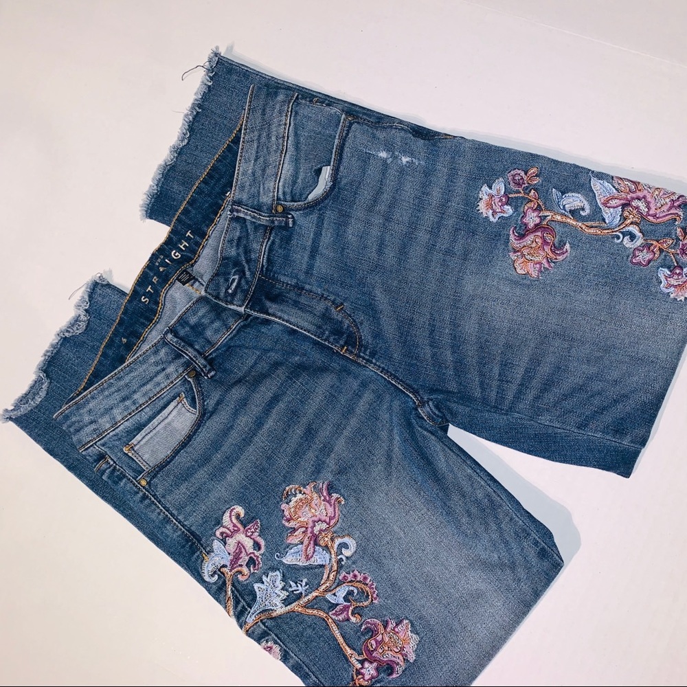 The Straight Jeans - Picture 2 of 5